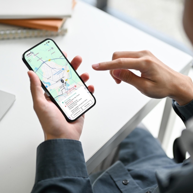 Réserver un taxi à Dax avec l'application Taxi Club sur smartphone